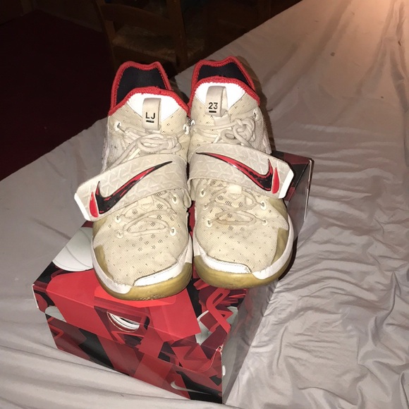 LeBron 14 “flip the switch” shoes size 13 men’s - Picture 2 of 4